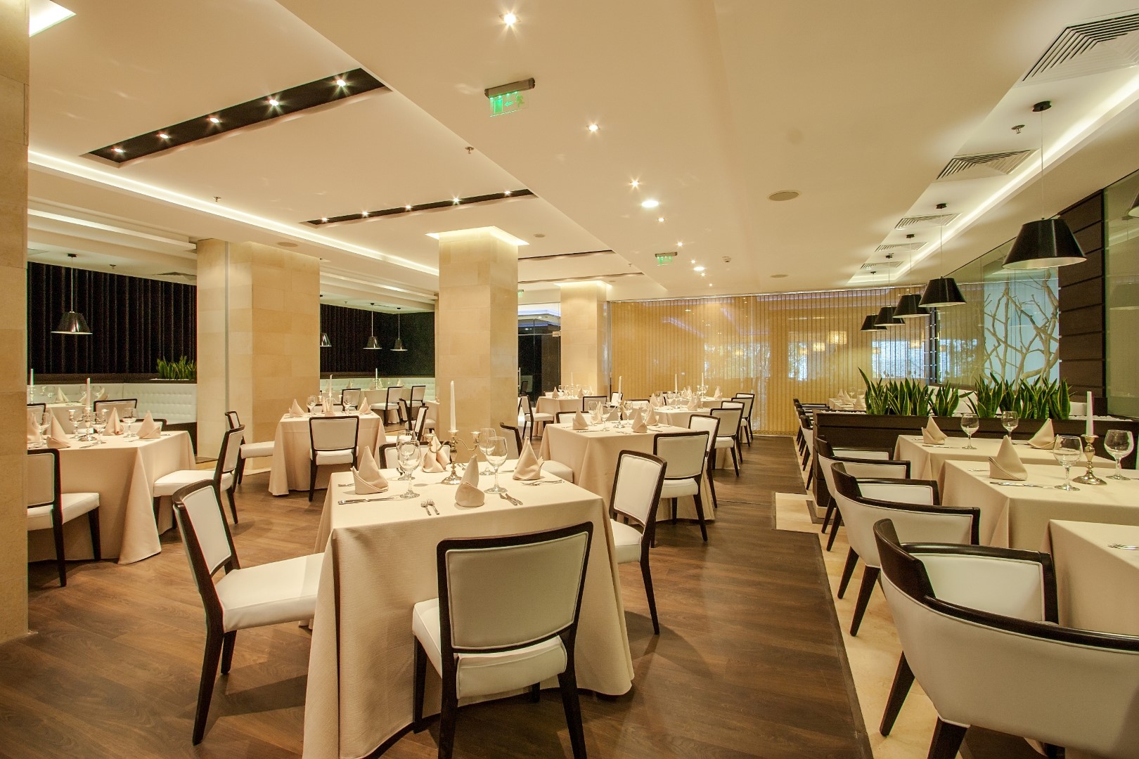 INTERNATIONAL_CASINO_TOWER__HOTEL_NISIPURILE_DE_AUR_BULGARIA_AIR_TOUR_TRAVEL